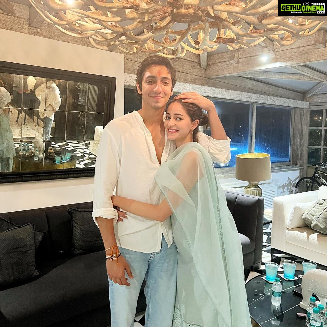 Ananya Panday Instagram - Happy Rakhi to the light of my life 🤍 For all that you are and all that you do, through every fight and every laugh - my first friend and friend till the end 🥺 Love you endlessly Ahaaaniii
