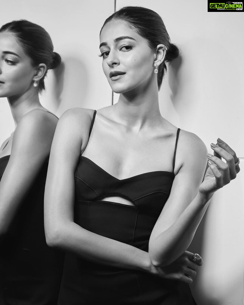 Ananya Panday Instagram - 🖤 15 days to go for #Liger 🤍