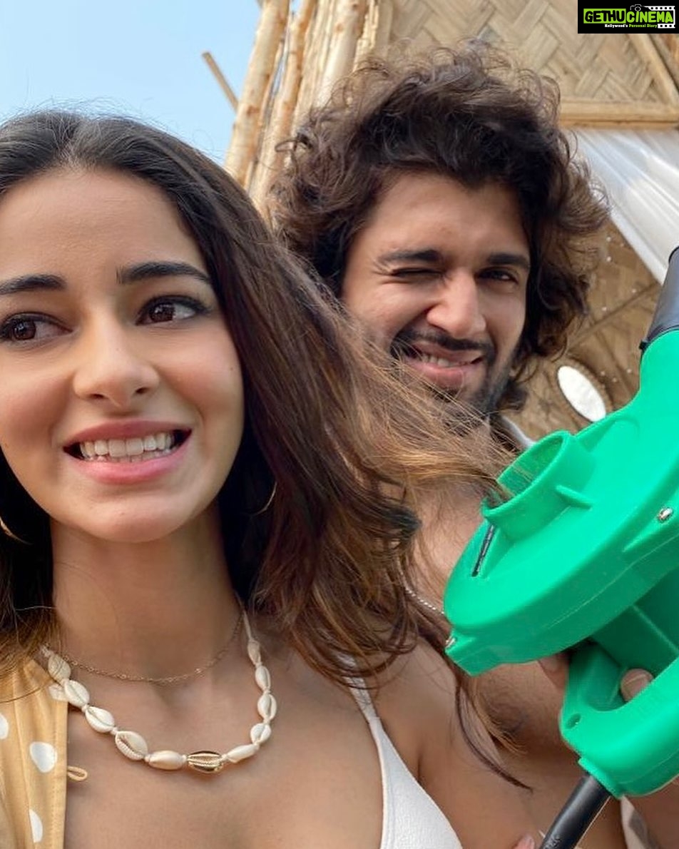 Ananya Panday Instagram - Expectation vs. Reality π₯² was tryna have my Heroine moment but I got attacked by feathers and my hair got stuck in the blower instead βπΌπ€ #AAFAT #Liger25thAugust