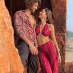 Ananya Panday Instagram - #AAFAT ❤️🌪🤭 watch our vibey song nowwww!!!!’ (Link in bio)