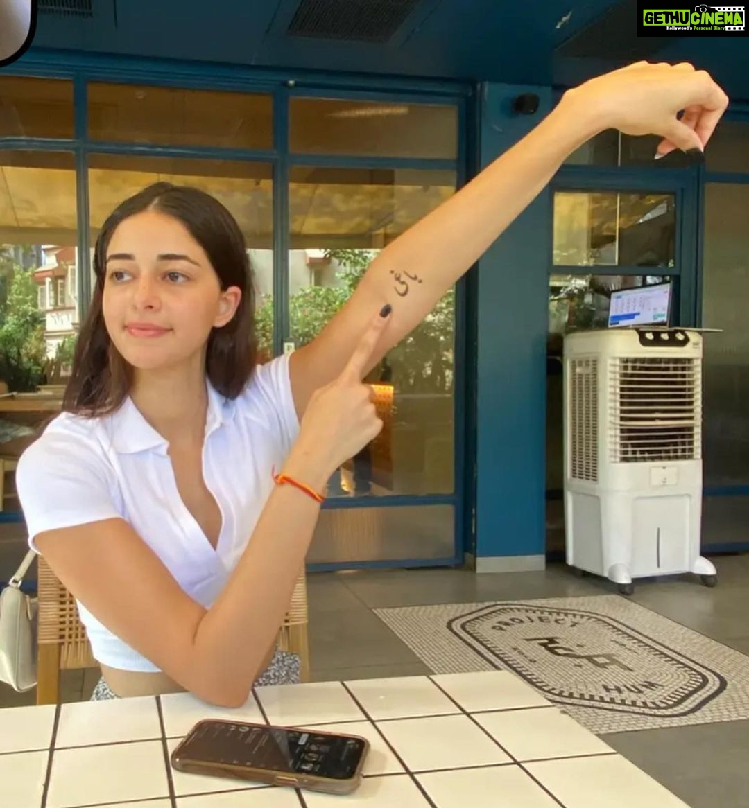 Ananya Panday Instagram - A little bit of this and a little bit of that but lots of me 🐊