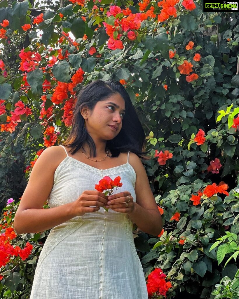 Anarkali Marikar Instagram - 🌺🌺 Wearing @kahani_stories_in_thread @ameenbarif 📸