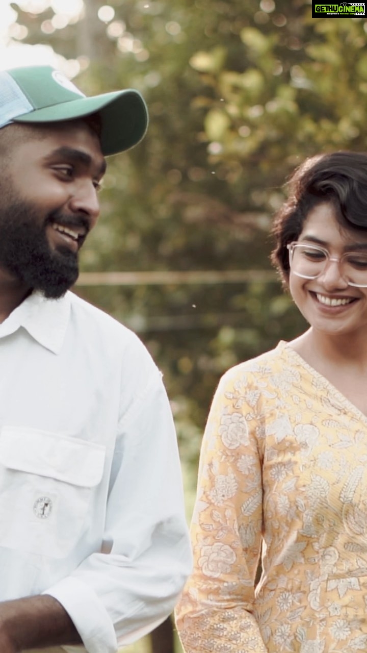 Anarkali Marikar - 403.3K Likes - കരിമിഴി കുരുവിയെ! ❤️🍃
Here’s Our Cover Of Karimizhi Kuruviye From The Movie Meesha Madhavan Starring Dileep Eattan And Kavya Chechi, Lyrics Penned By Gireesh Puthanchery For The Music Of Vidyasagar, Originally Sung By Devanand And Sujatha Chechi.
Visuals By : @favaz_afi
Mixing : @nair_b_arjun
Prod By : @_the_pianist__
Brought To You By : @english_cafe__
Location : @tentgraam
Trying a duet for the first time, i know i was too shy! 😂 Thankyou so much @anarkalimarikar Chechi, for trusting me on this! ❤️
If you’ve loved our humble attempt to cover this beautiful song, don’t forget to save & share with your friends & family! ❤️
#KarimizhiKuruviye #Reels #Malayalam #Reelsinstagram #Hananshaah #AnarkaliMarikar