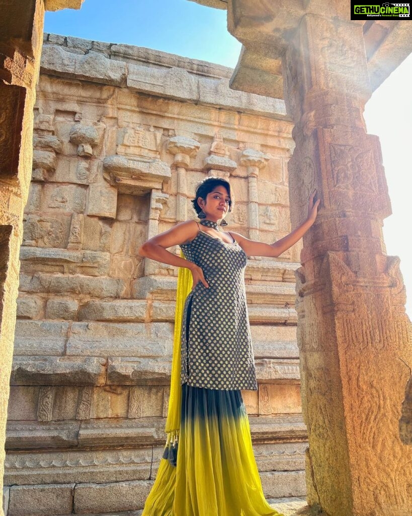 Anarkali Marikar Instagram - Hampi😇 @ameenbarif 📸 @aiwasilks outfit @joe_elize_joy styling