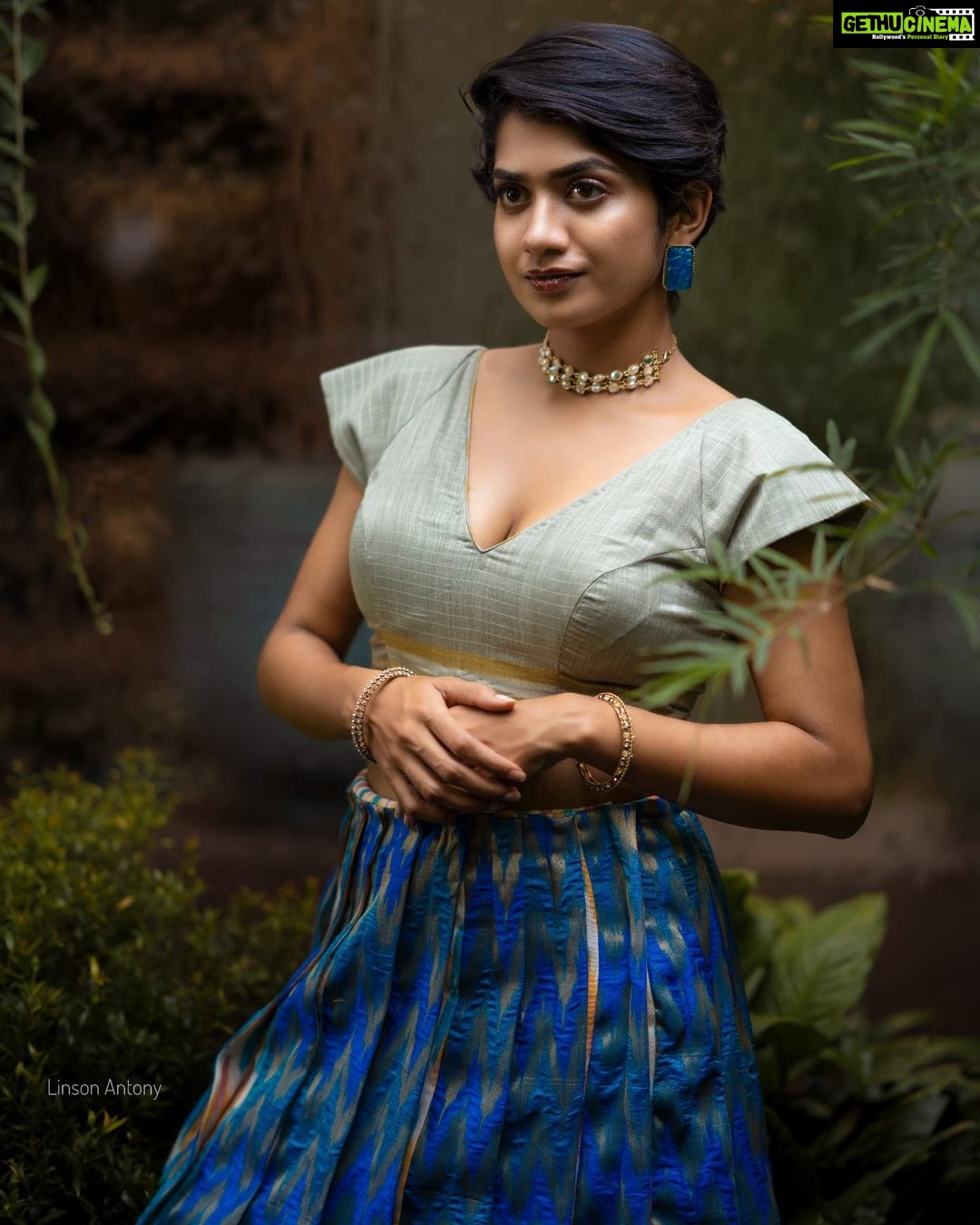 Anarkali Marikar Instagram - ๐๐ Project by : @projectbyjbm Photography : @linsonantony_ Designer: @hannah.liz.jacob Stylist: @vyshnavkrishna HUM:@makeup_by_mariyaaa Costume:@bajtailors Photo retouch :@mystical_edits_smek Location : @mypotterywheel ๐ธteam: @jijith_m_j @iam_maniprasad @biyas__ Special thanks to @unique__garden @manojkgopinath