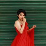 Anarkali Marikar Instagram - “There is a shade of red for every woman.” - Audrey Hepburn @yaami____ 📸 @roshna.ann.roy Mua @briella.in outfit #merrychristmas #newyear #red #2021