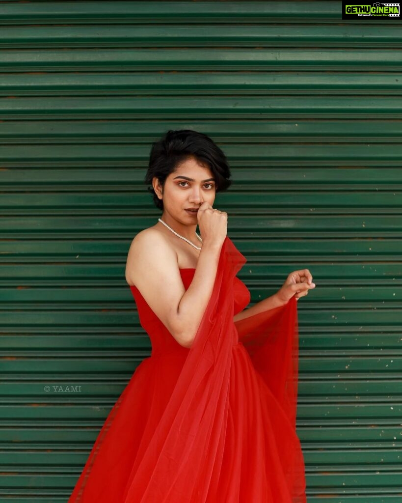 Anarkali Marikar Instagram - “There is a shade of red for every woman.” - Audrey Hepburn @yaami____ 📸 @roshna.ann.roy Mua @briella.in outfit #merrychristmas #newyear #red #2021