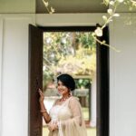 Anarkali Marikar Instagram - ഓണത്തലേന്ന്🤗🤗 PC - @yaami____ Production team - @5am_company Creative & concept - @iam_sam_ @jobilfrancismoolan Costume - @div_atelier Jewellery - @parakkat_jewels Styled by - @stylefilesbyzoya__joy Asst - @hannah.liz.jacob @_.lechuo._ @harshaamuhamed Mua - @neethu_makeupartist Location - @geo_holiday_home