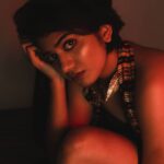 Anarkali Marikar Instagram - I'm sexy and I know it😝 📷 @nandagopanphotos Styled by @varsha_sreepal_ MUA @srishtimakeoverhub Crew @fo.b.z @_sabari_v @aswathynrithanjali Studio Design Factory @designer.abhi Accessories:@planetjewel #fashion #fashionista #fashionpost #photoshoot