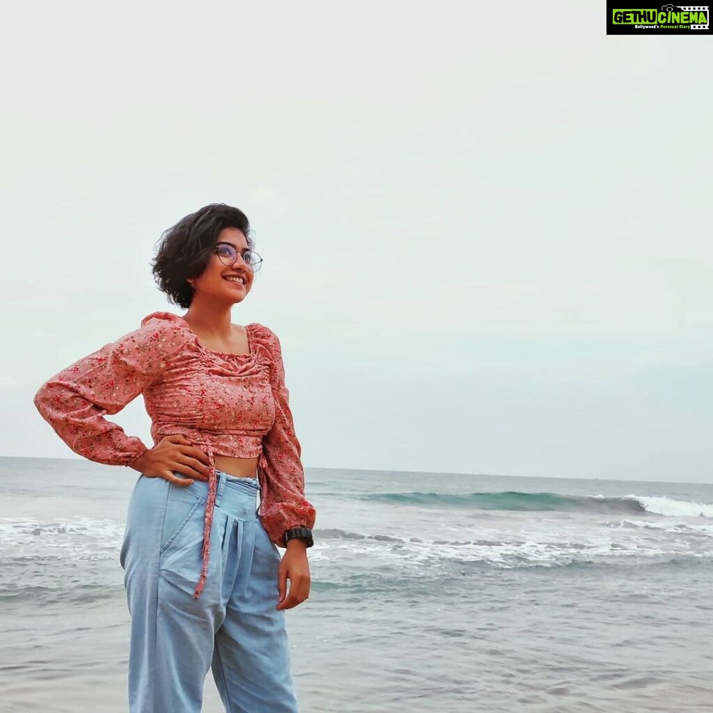 Anarkali Marikar Instagram - I'm lately too curious about seas that I'm watching a lot of tsunami and Whirlpool videos. @the_shopellos Outfit @ameenbarief 📸