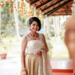Anarkali Marikar Instagram - ഓണത്തലേന്ന്🤗🤗 PC - @yaami____ Production team - @5am_company Creative & concept - @iam_sam_ @jobilfrancismoolan Costume - @div_atelier Jewellery - @parakkat_jewels Styled by - @stylefilesbyzoya__joy Asst - @hannah.liz.jacob @_.lechuo._ @harshaamuhamed Mua - @neethu_makeupartist Location - @geo_holiday_home