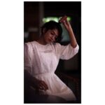 Anarkali Marikar Instagram - I care my hair with @deyga_organics What about you ? Hairgrowth oil gets me nostalgic with its beautiful smell ❤️ And this Hairseum I carry in my Handbag to apply when ever I feel hard to manage frizziness.😋 Shot by @vivek_subramanian_photography