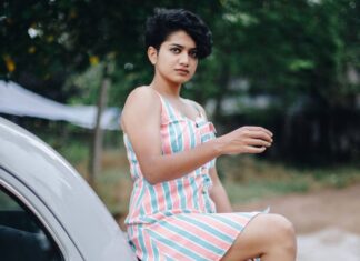 Anarkali Marikar Instagram - Show em off girls ! They're yours ! #yeswehavelegs @annu.antony @benanna_love @anjutk10 @veena_nandakumar @santhybee @chinnuchandni @nidhitambe photo📸