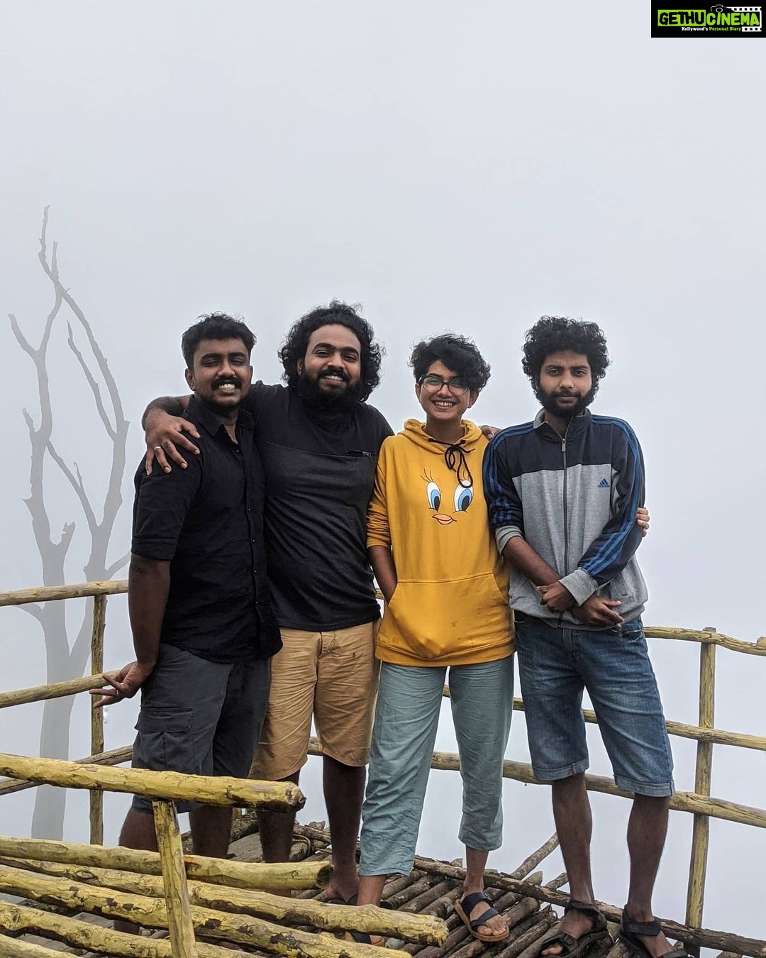Anarkali Marikar Instagram - My production team❤️❤️ @tentgraam . . . @ameenbarief @stories_of_lenses @arvind._.mohan