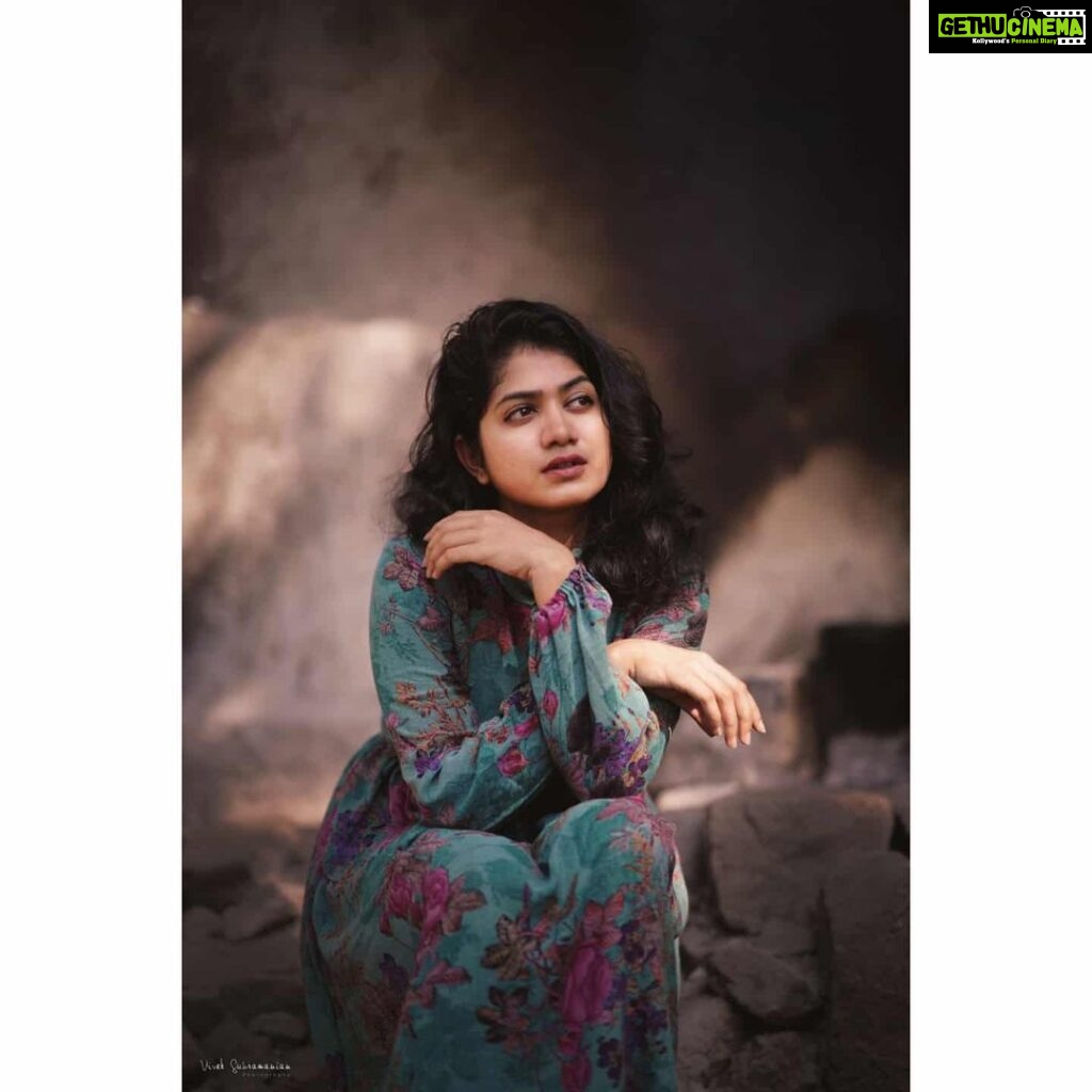 Anarkali Marikar Instagram - @vivek_subramanian_photography 📸 @aakriti_the_designer_studio beautiful floral dress 🤩