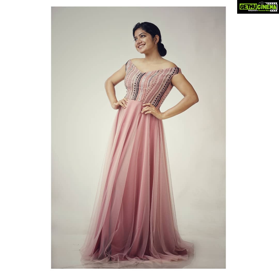 Anarkali Marikar Instagram - Thanks @veenaraajcouture for this gorgeous costume! 🤗😍 And vappa @niasmarikar for capturing this.