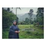 Anarkali Marikar Instagram - Enjoying monsoon @amoebanature in 14th mile before it gets worse. . . . . @_ann_riya_ taking good photos😘 Adimali, India