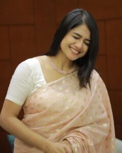 Anarkali Marikar Instagram - Just trying to be cute! 😬
@zalhaas saree
@salih.mt 📸