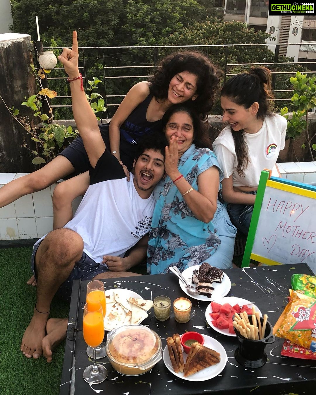 Aneri Vajani Instagram - Happy Mother’s Day ♥️ No one gets me the way you do! Thankyouu for everything you do just so selflessly ! I love you 🥺🥹♥️ #happymothersday #mysuperwoman #maa #iloveyou #thankyou #bestfriends #merimaa