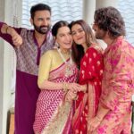 Aneri Vajani Instagram - The OG Gang! 👊🏻❤️🧿 #onset #webshow #baghin #ott #romanchmehta #anerivajani #anshbagri #mridulaoberoi #mysoul @anshbagri @mridulaoberoi G.M Studio(sakinaka)