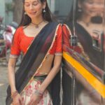 Aneri Vajani Instagram - Just something about this look makes me feel at ease ! 🙃 #anerivajani #indiangirls #happiness #baghin #comingsoon #howdoulikemenow #newlook #explore #happymonday #mondaymotivation