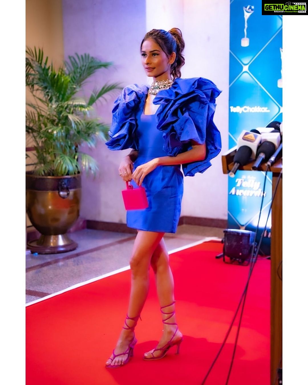 Aneri Vajani Instagram - At the @tellychakkar awards! 💫 Outfit :- @zehe_official Jewllery:- @joulesbyradhika Bag :- @oceana_clutches Heels:- @monrowshoes @id8mediasolutions Styled by :- @priyavajani Hair :- @sweta_kalantri Makeup :- @mdismailshaikh72 Photographer:- @dreamdraftfilms #anerivajani #tellyawards #tellychakkar