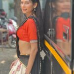 Aneri Vajani Instagram - Just something about this look makes me feel at ease ! 🙃 #anerivajani #indiangirls #happiness #baghin #comingsoon #howdoulikemenow #newlook #explore #happymonday #mondaymotivation