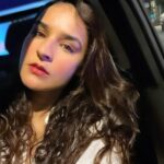 Angira Dhar Instagram - And here’s a nightlight traffic 💋 #selfie 🤳🏻