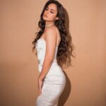 Angira Dhar Instagram - With all the love that’s pouring in…❤️ Fly me to the moon.. let me play among the stars.. ✨ Photos: @rishabhkphotography Dress: @Bouji.in Necklaces: @azotiique Shoes @stevemaddenindia Styling: @pranita.abhi Makeup: @elishabmua Hair: @savi.hair