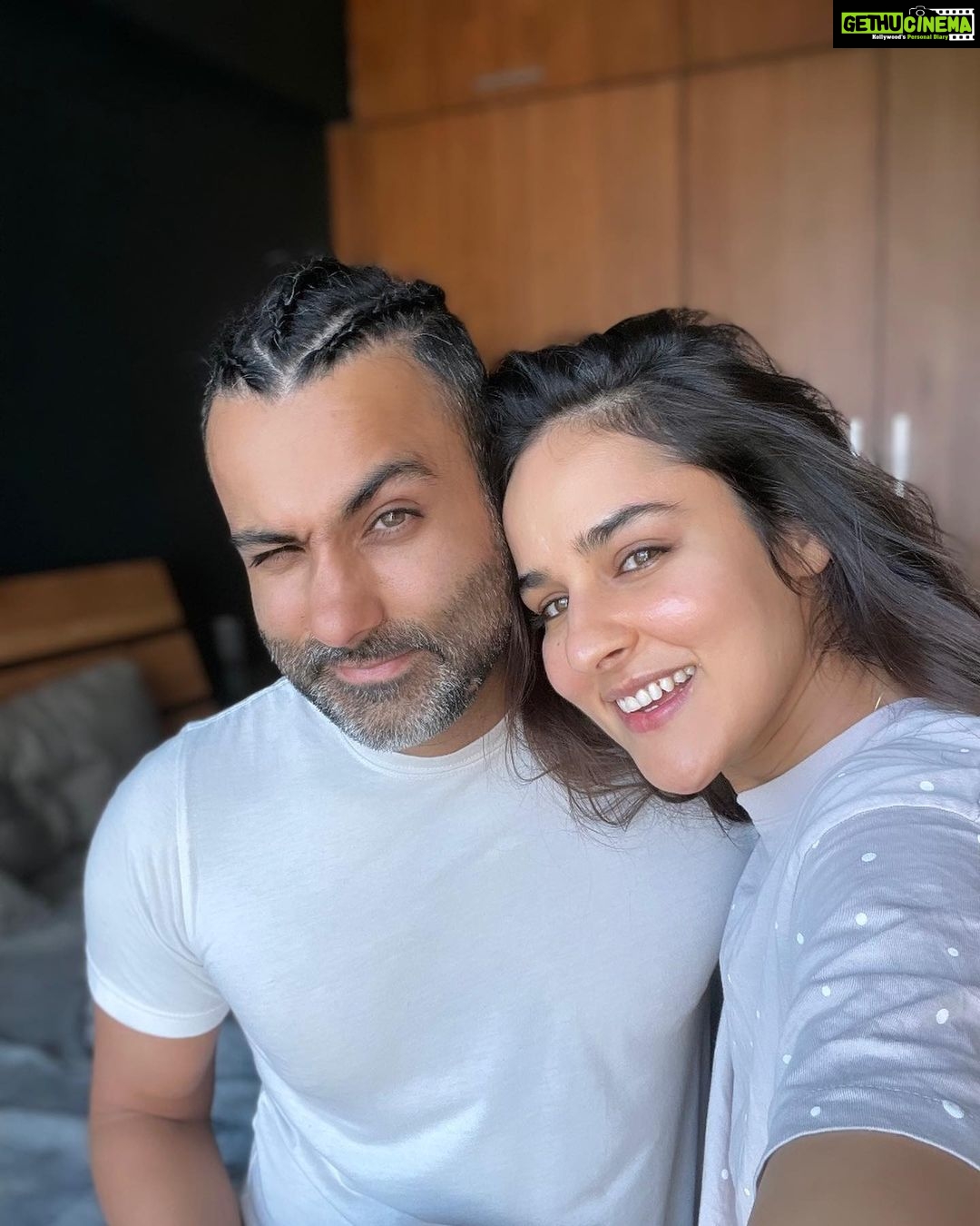 Angira Dhar Instagram - To wake up to your face 🥰 @_shan_dhar #myyoungling #sametosame