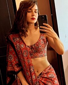 Angira Dhar Instagram - Coz a Saree needs a special mention ❤️