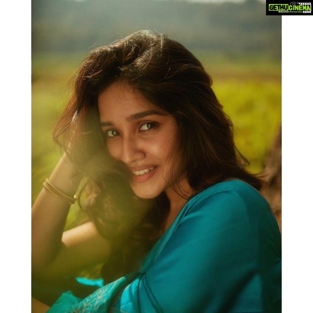Anikha Instagram - @mizhi_333 @tinted_kisses_by_rajani @teekey_official @sou_mia____