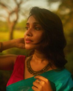 Anikha Instagram - 🍂🍂

@mizhi_333 
@tinted_kisses_by_rajani @teekey_official
@sou_mia____