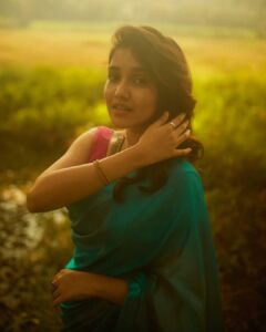 Anikha Instagram - 🍂🍂

@mizhi_333 
@tinted_kisses_by_rajani @teekey_official
@sou_mia____