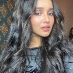 Anikha Instagram - i did my own makeup🥱 “Darling” song is out on youtube #ohmydarling