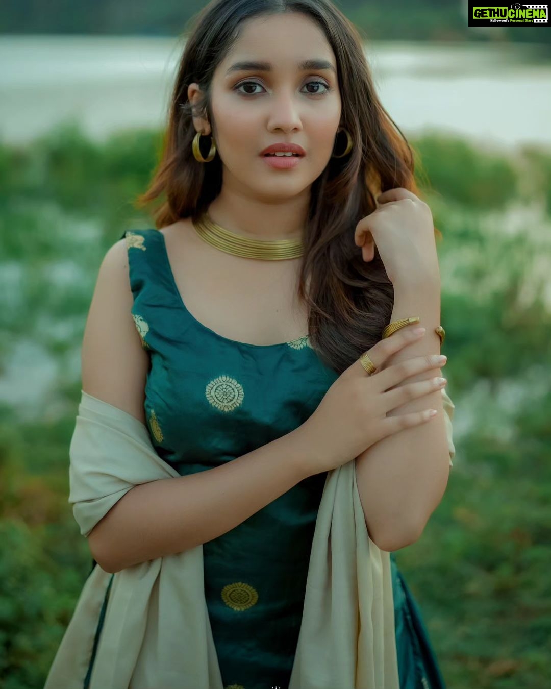 Anikha Instagram - 💚 @rainbowmedia_photography