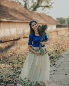Anikha Instagram - happy vishu 🌼🌼

@rainbowmedia_photography