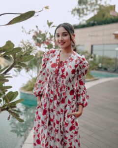 Anikha Instagram - @arsignatureofficial 
@beniveesjo 
@arun_manuel_ @pepperoncinophotography