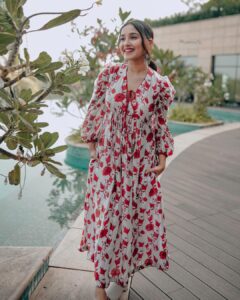 Anikha Instagram - @arsignatureofficial 
@beniveesjo 
@arun_manuel_ @pepperoncinophotography