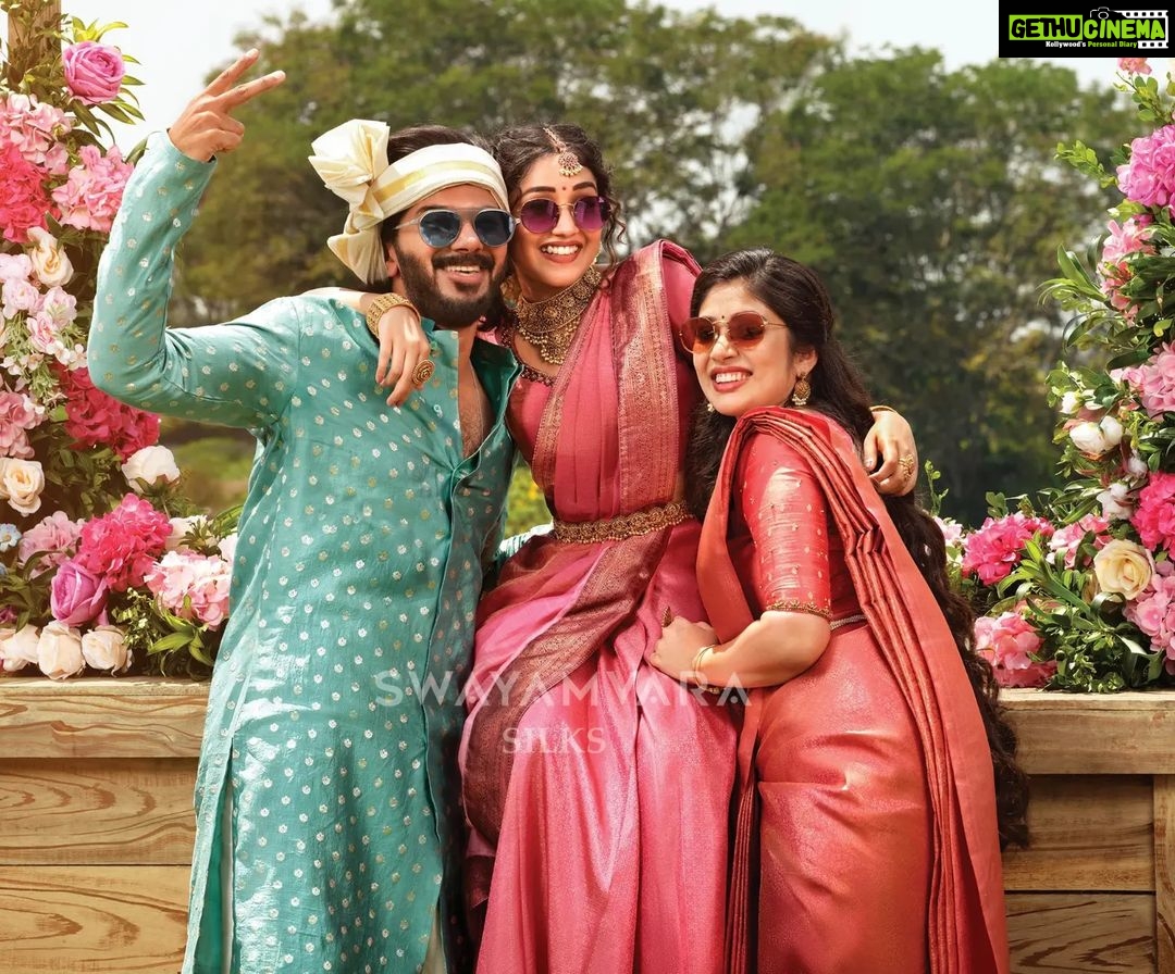 Anikha Instagram - Celebrations always ON…@swayamvarasilksindia SWAYAMVARA SONG Photographer: @shafishakkeer DQ Team Stylist: @harmann_kaur_2.0 Hair: @imranshaikh.730 Makeup: @av_ratheeshcinema Stylist Assistant: pooja karanam Styling & Costumes: @styledbysmiji Hair & MUA: @joe_koratty_makeup_artist (Anika Surendran), RG wayanadan (Veena nandakumar), Reena, Suresh Pisharody SWAYAMVARA SONG #swayamvarasong #Swayamvarasilks #dulquersalman #actressanikhasurendran #actressVeenanandakumar #instagram #instagood #fashion #Styl #dq #anikhasurendran #veenanandakumar #saree #celebrationsalwayson #Swayamvara