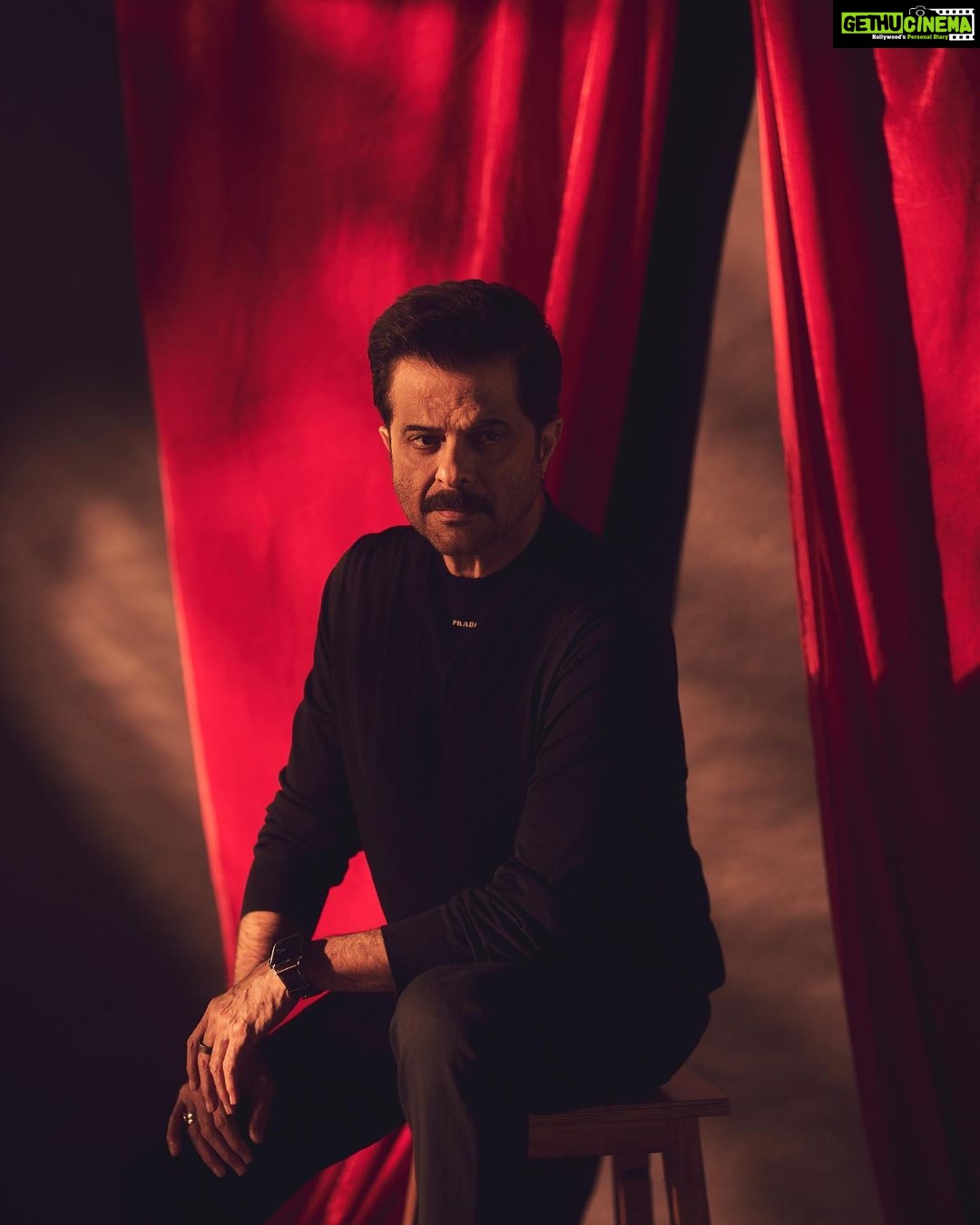 Anil Kapoor Instagram - “I think in black." -Gareth Pugh 📸 : @sheldon.santos Stylist: @kshitijkankaria @saloniparekh__ Makeup Artist: @deepakchauhanartist Hairstylist: @raskarjaipal @whynot_byzeeba Outfit: @prada Jeans : @diesel Shoes : @louisvuitton Mumbai - मुंबई