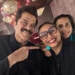 Anil Kapoor Instagram - Watching #MrsChatterjeeVsNorway last night was a humbling experience...This is easily one of Rani’s finest performances, and that's saying something! The story itself is beautiful and poignant, but Rani’s performance has made it superlative! I hope Rani sweeps all the awards for this pitch perfect performance.. Such a great job by the entire crew and cast of the film. Kudos! 👏👏 #RaniMukerji @anirbanbhattacharyaofficial @jimsarbhforreal @neena_gupta @zeestudiosofficial #EmmayEntertainment @ashhimachibber @onlyemmay @madhubhojwani @nikkhiladvani @shariq_patel @kaunsameer @rahulhanda_81 @itsamittrivedi @kausarmunir @zeemusiccompany @zeecinema