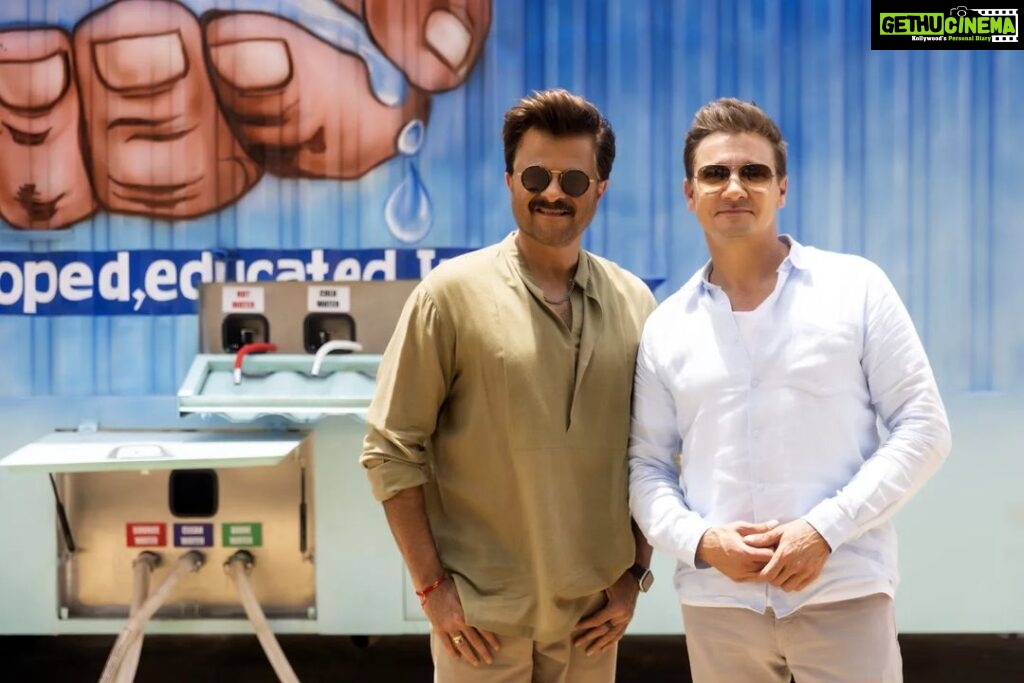 Anil Kapoor Instagram - We are one heck of a team - bringing clean water to a community in New Delhi. #Rennervations @disneyplus