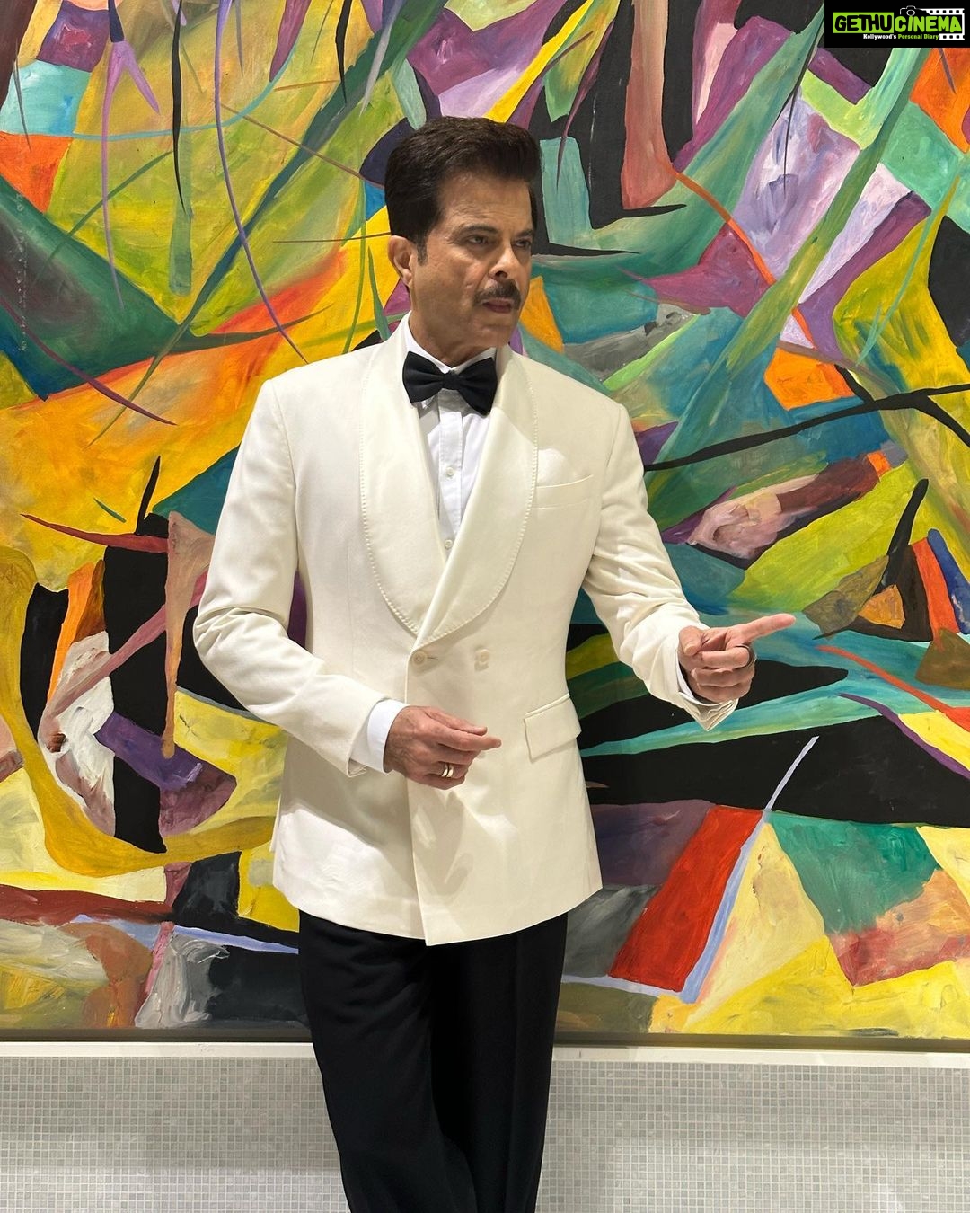 Anil Kapoor Instagram - Feeling the Saturday night fever! #IIFA Outfit: @raghavendra.rathore Stylist: @kshitijkankaria @saloniparekh__ Makeup Artist: @deepakchauhanartist Hairstylist: @raskarjaipal @whynot_byzeeba @iifa Abu Dhabi, United Arab Emirates