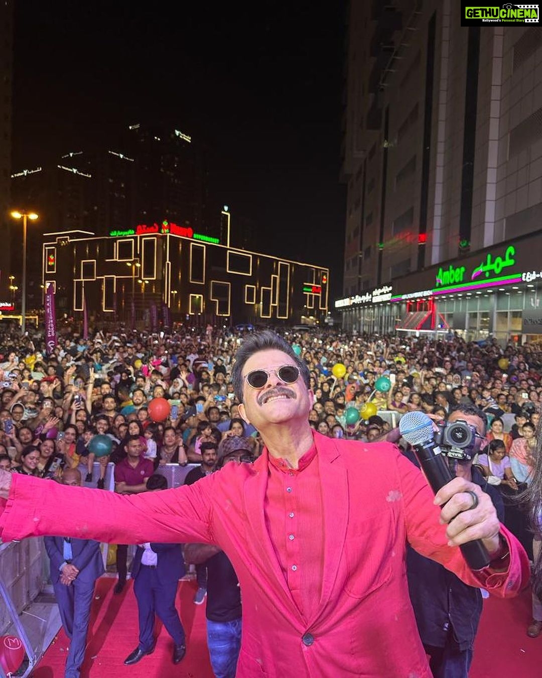 Anil Kapoor Instagram - Double celebration in Sharjah with the one who’s always by my side @kapoor.sunita! ❤️ Outfit : @suketdhir Stylist: @kshitijkankaria @saloniparekh__ Makeup Artist: @deepakchauhanartist Hairstylist: @raskarjaipal @whynot_byzeeba @malabargoldanddiamonds