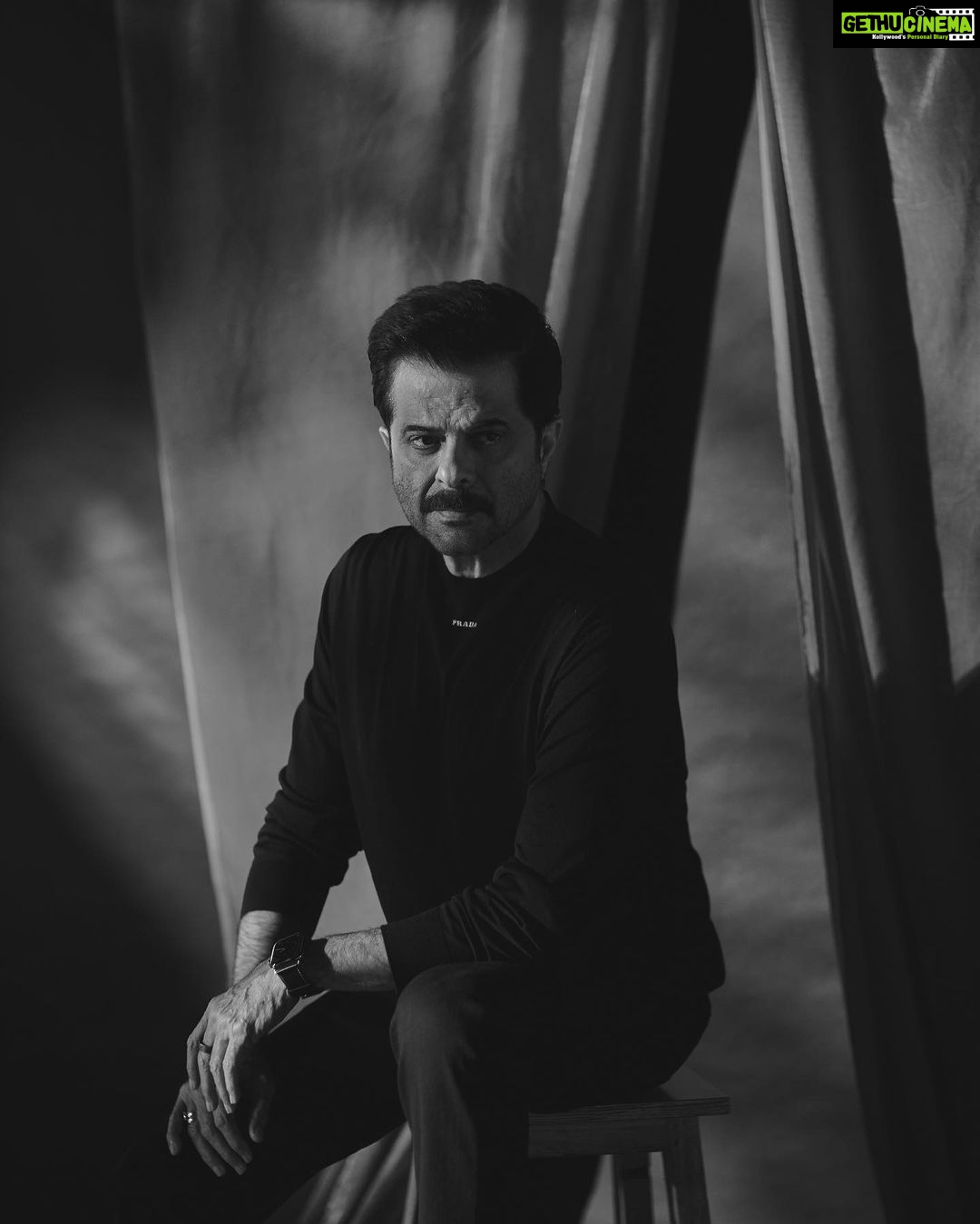 Anil Kapoor Instagram - “I think in black." -Gareth Pugh 📸 : @sheldon.santos Stylist: @kshitijkankaria @saloniparekh__ Makeup Artist: @deepakchauhanartist Hairstylist: @raskarjaipal @whynot_byzeeba Outfit: @prada Jeans : @diesel Shoes : @louisvuitton Mumbai - मुंबई