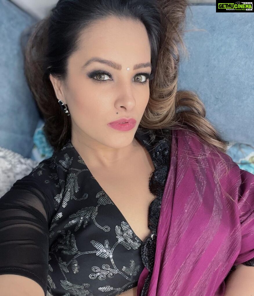 Anita Hassanandani Instagram - 💜