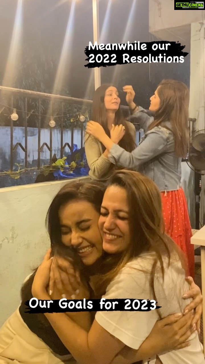 Anita Hassanandani Instagram - Thank you @kaajal9 and @artisingh5 for guest appearances 💥💥 @anitahassanandani and mere over acting ke paise cut🤭🤭 #truestory