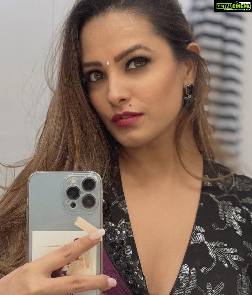 Anita Hassanandani Instagram - 💜