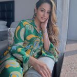 Anita Hassanandani Instagram - Feeling comfy yet sexy! Swipe ➡️ Wearing @stylejunkiie